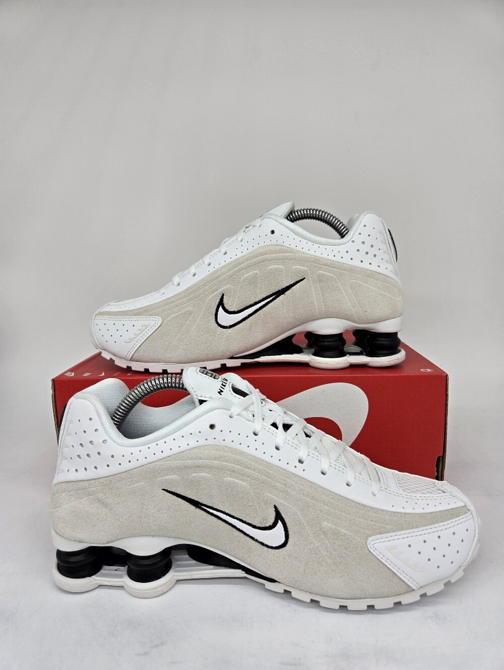 Nike Shox R4 Summit White Light Orewood Brown Women's Shoes Size 6 - Picture 6 of 8